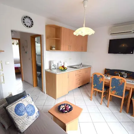 Apartman In Njivice/insel Krk 13218 *